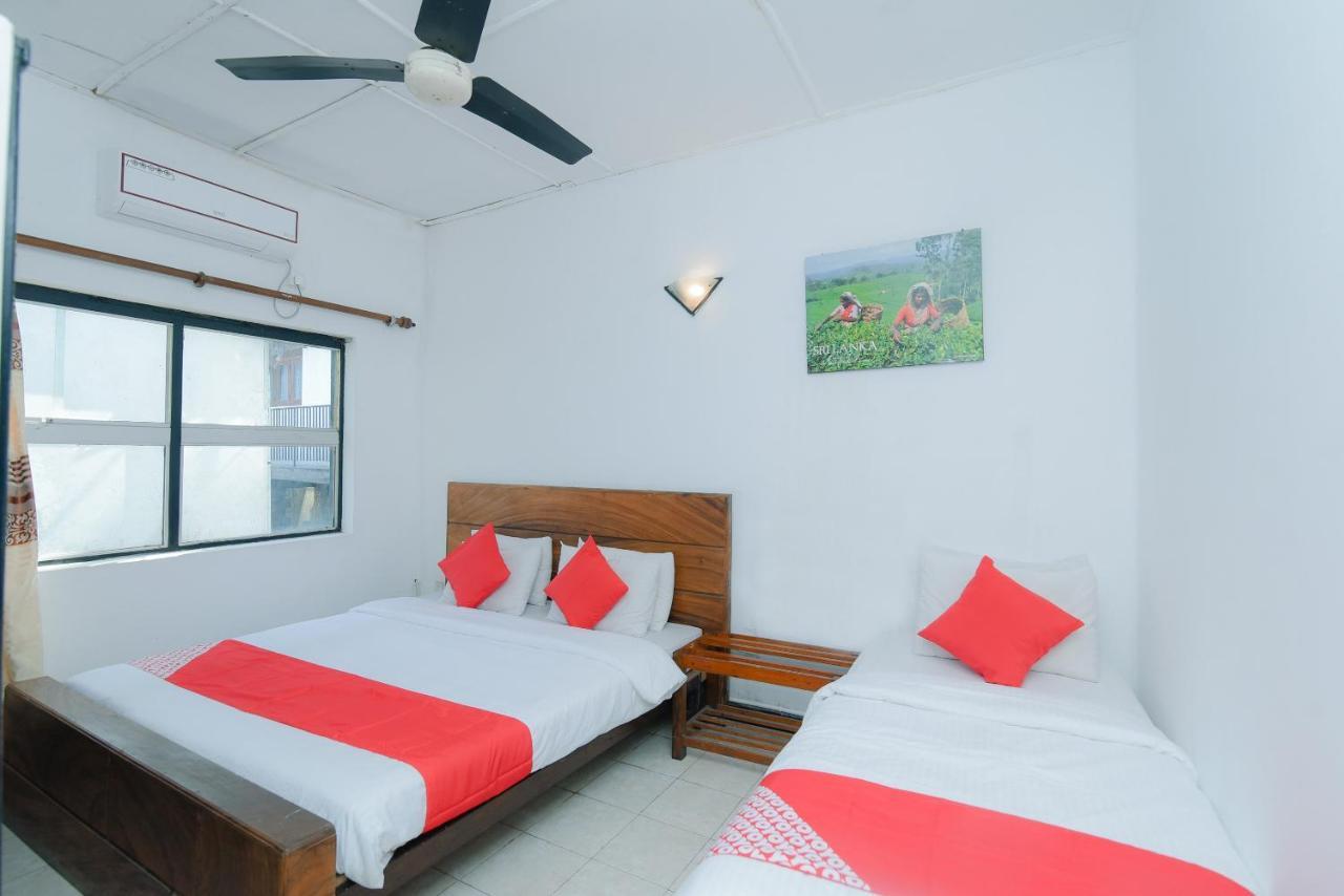 Oyo 479 Water Front Hotel Канди Экстерьер фото