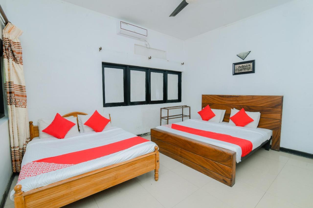 Oyo 479 Water Front Hotel Канди Экстерьер фото